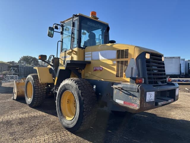 Image of Komatsu WA200-5 equipment image 3