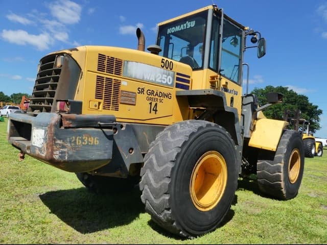 Image of Komatsu WA250 equipment image 3