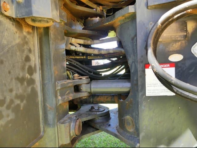 Image of Komatsu WA250 equipment image 4