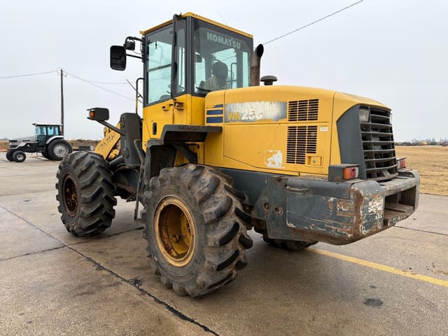 Image of Komatsu WA250-5 equipment image 4