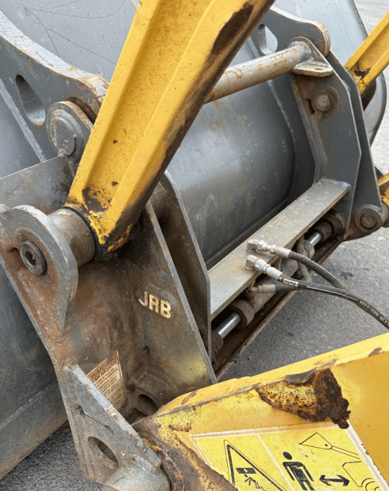 Image of Komatsu WB146PS equipment image 4