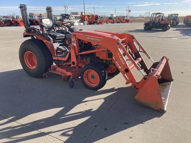 Image of Kubota B2630 equipment image 3