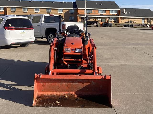 Image of Kubota B2630 equipment image 2