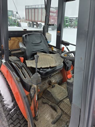 Image of Kubota B3030 equipment image 2