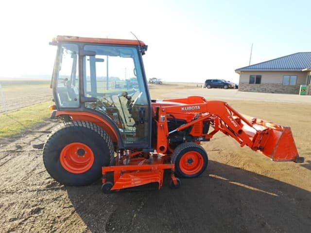 Image of Kubota B3030 equipment image 2