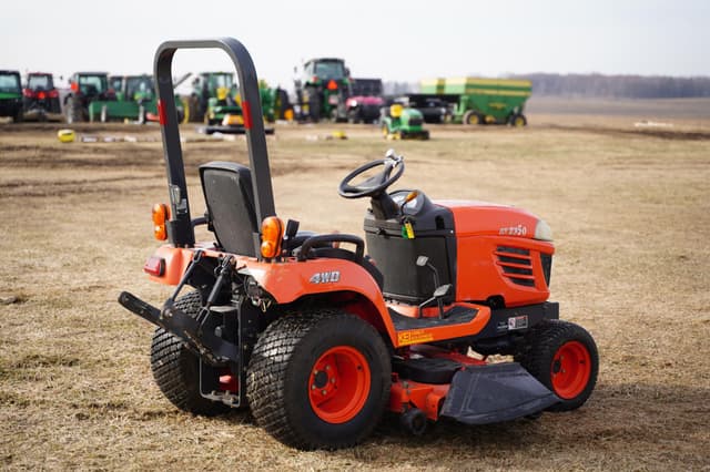 Image of Kubota BX2350 equipment image 3