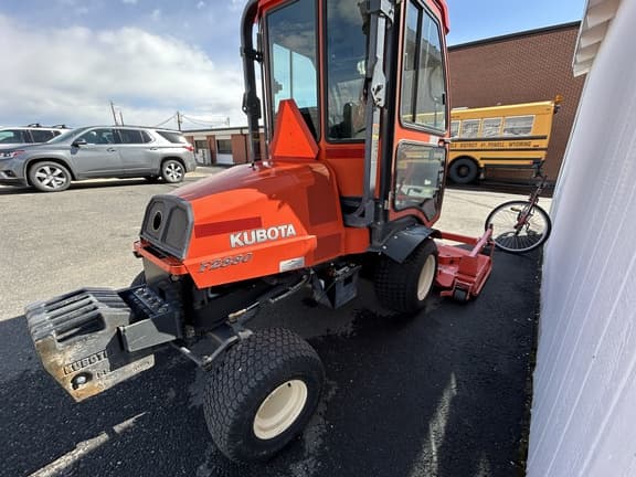 Image of Kubota F2880 equipment image 4