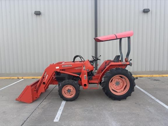 Image of Kubota L2800 Primary image