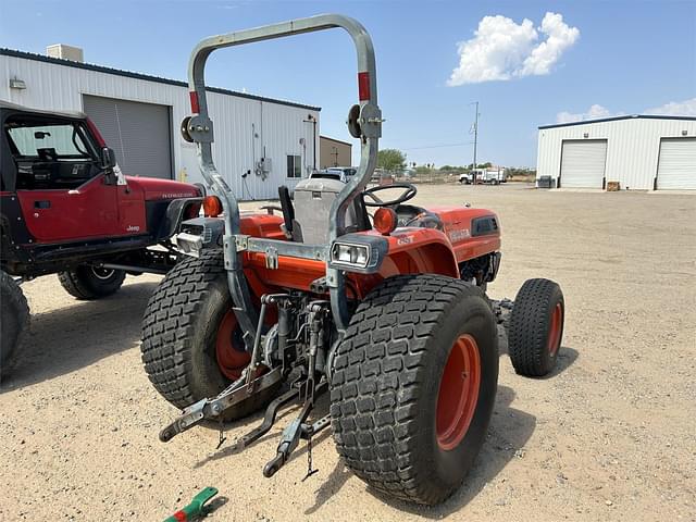 Image of Kubota L4330 equipment image 2