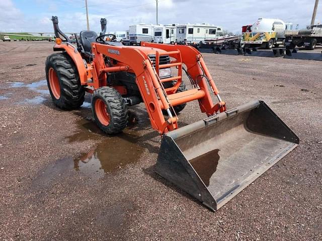 Image of Kubota L4330 equipment image 1
