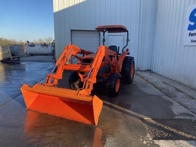 Image of Kubota L4630 equipment image 3