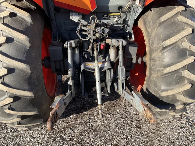 Image of Kubota M7040 equipment image 4