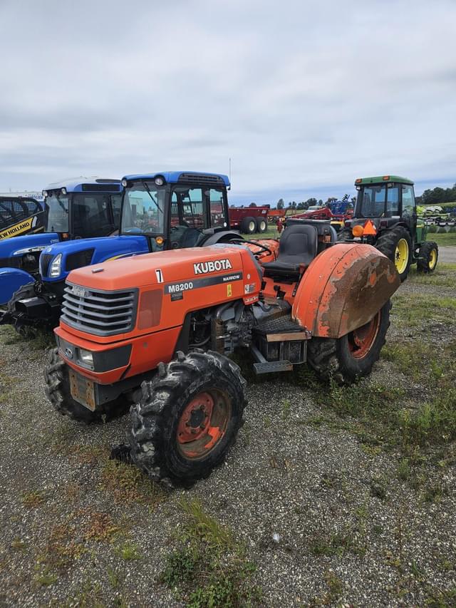 Image of Kubota M8200 equipment image 2
