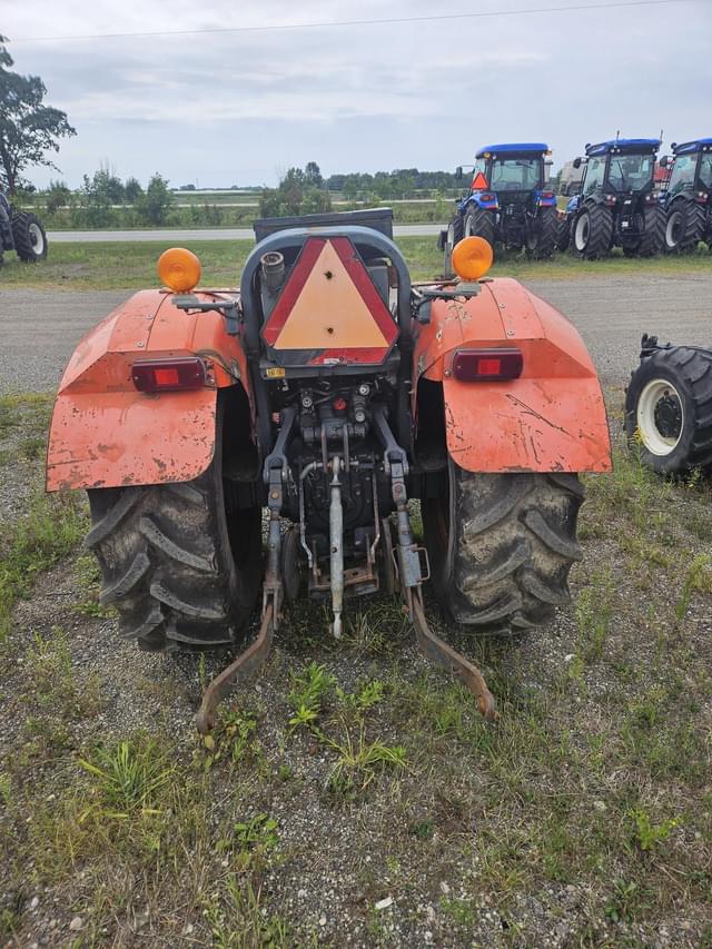 Image of Kubota M8200 equipment image 4