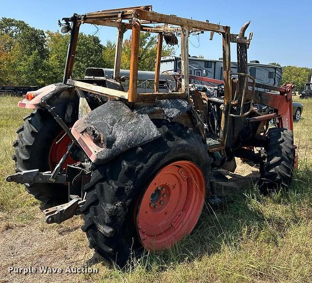 Image of Kubota M95X equipment image 4