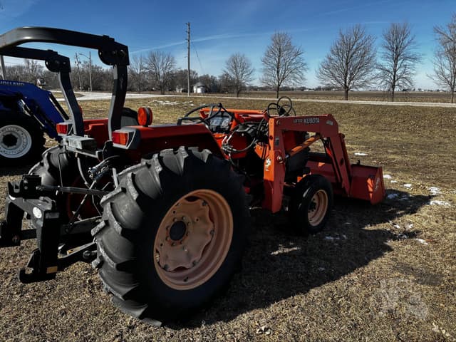 Image of Kubota MX5000 equipment image 3