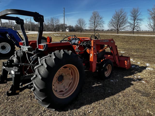 Image of Kubota MX5000 equipment image 4