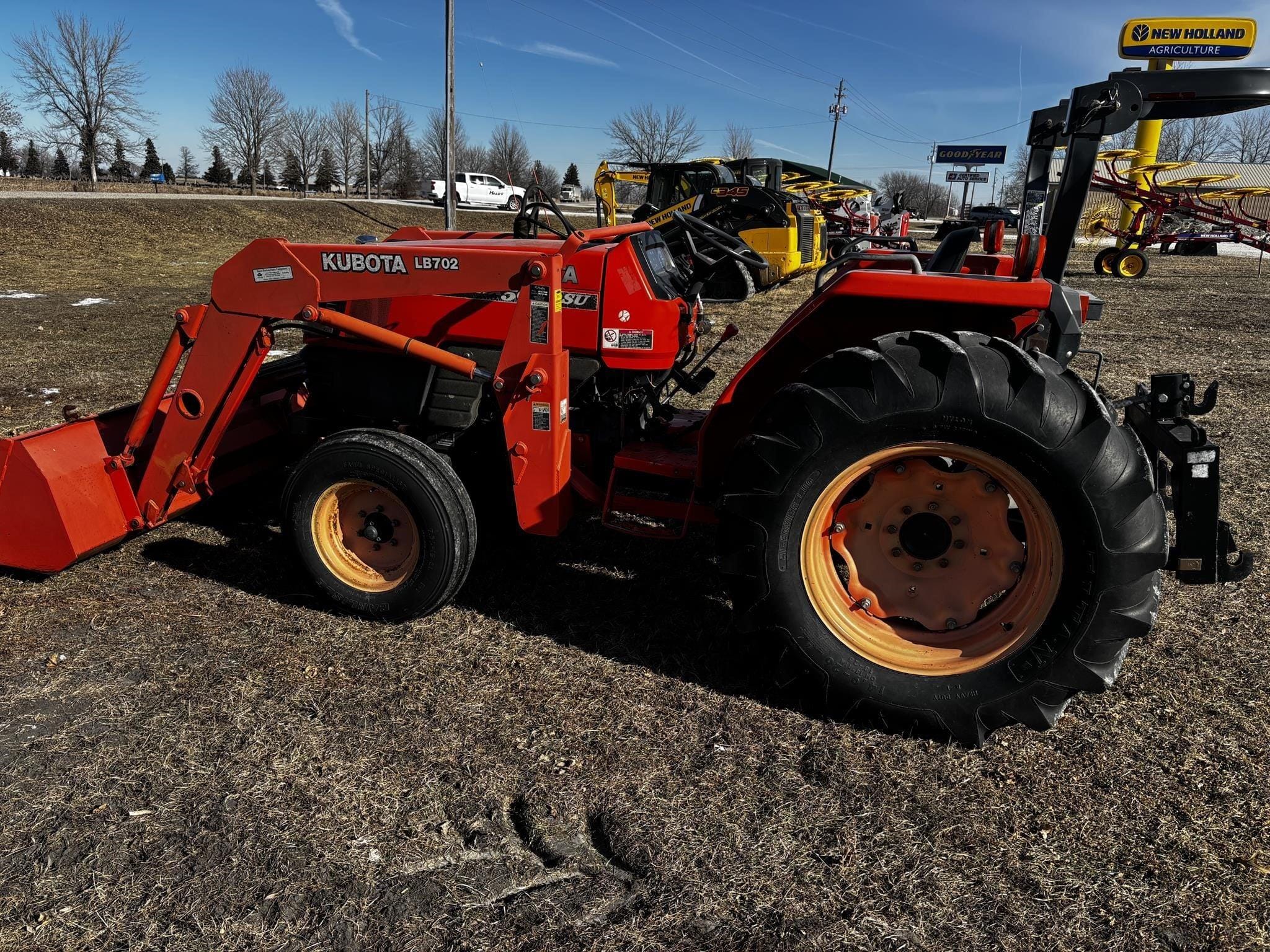 2007 Kubota MX5000 Equipment Image0