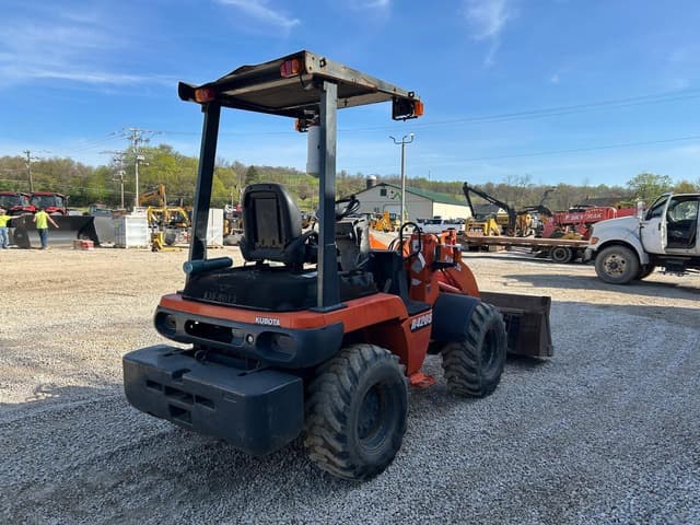 Image of Kubota R420S equipment image 3