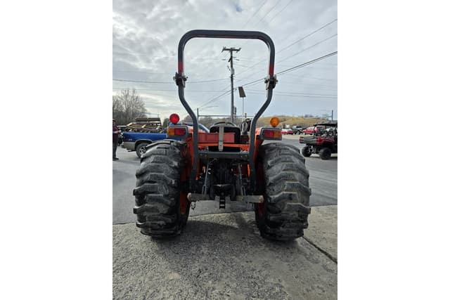 Image of Kubota L4400 equipment image 4