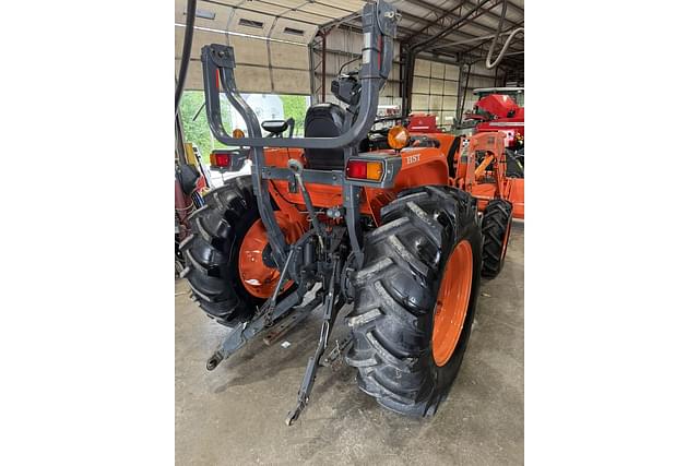 Image of Kubota L5740 equipment image 1