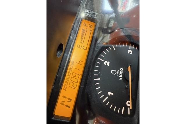 Image of Kubota L5740 equipment image 4
