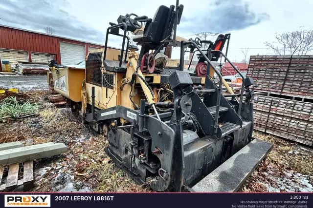 Image of LeeBoy L8816T equipment image 2