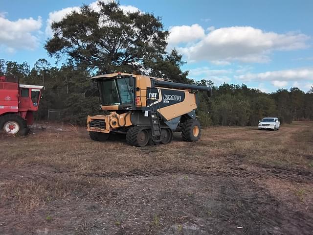 Image of CLAAS LEXION 575R equipment image 1