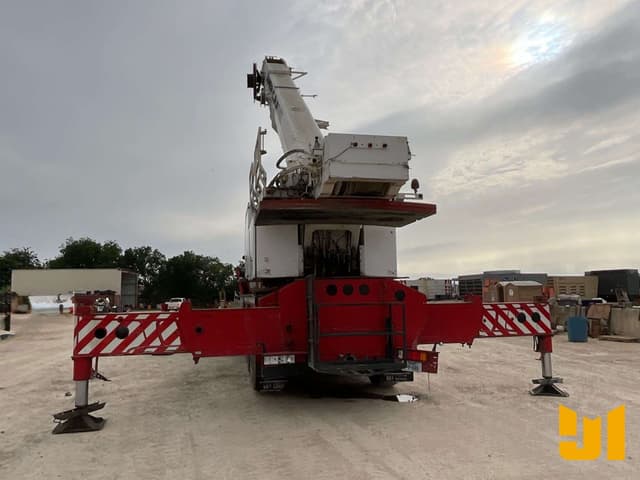 Image of Liebherr LTM1130-5.1 equipment image 3