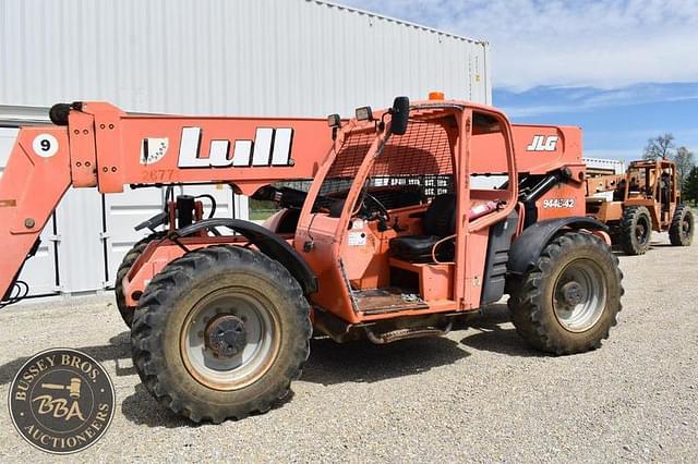 Image of Lull 944E-42 equipment image 3