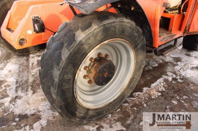 Image of Lull 944E-42 equipment image 4