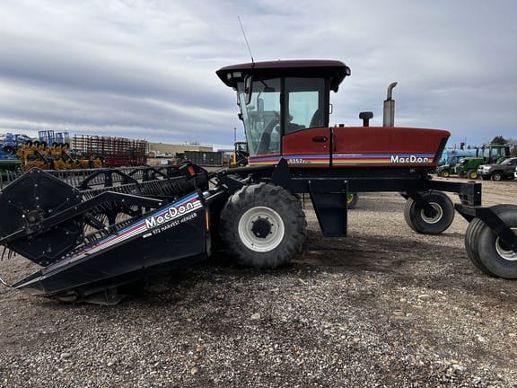 2007 MacDon 9352C Equipment Image0