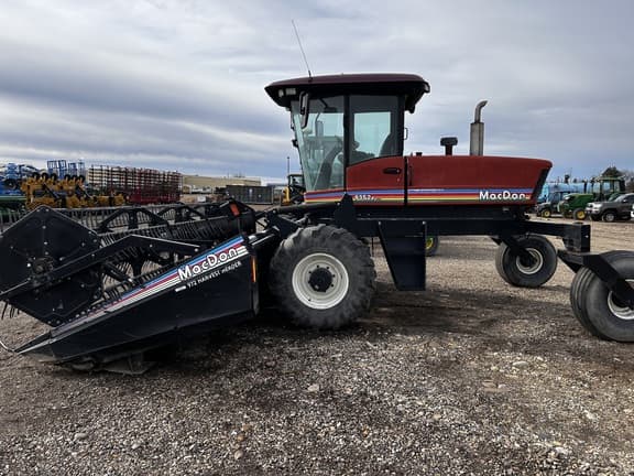 Image of MacDon 9352C equipment image 2