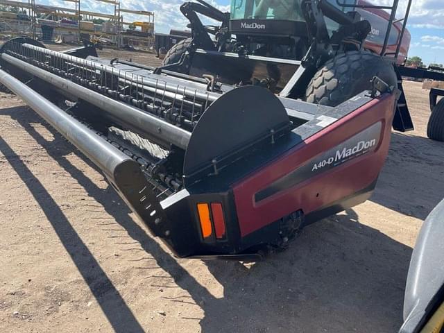 Image of MacDon M150 equipment image 4