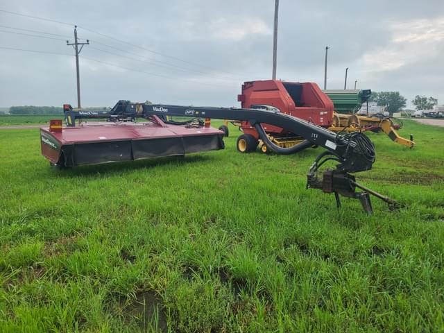 Image of MacDon R80 equipment image 1