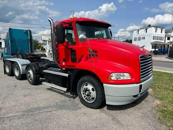 2007 Mack 600 CXN Equipment Image0