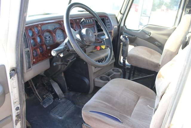 Image of Mack CH613 equipment image 4