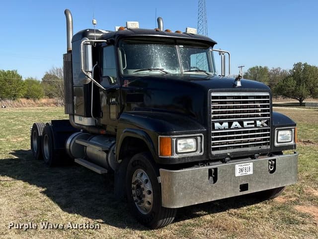 Image of Mack CHN613 equipment image 2