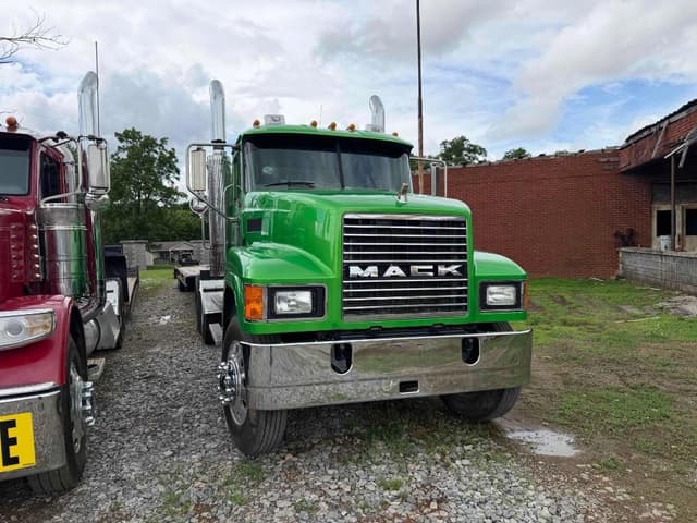 Image of Mack CHN613 equipment image 2
