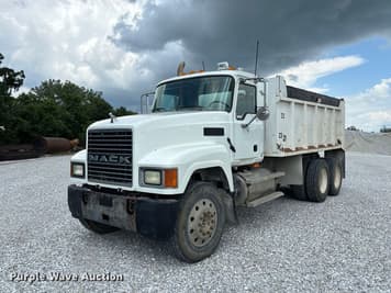 Main image Mack CHN613