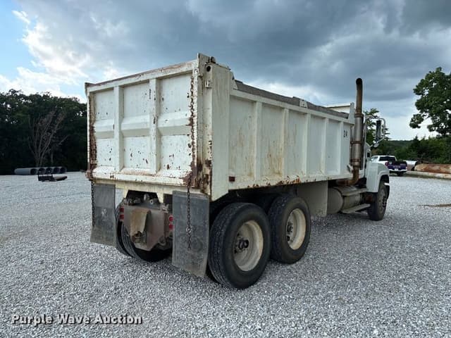 Image of Mack CH613 equipment image 4