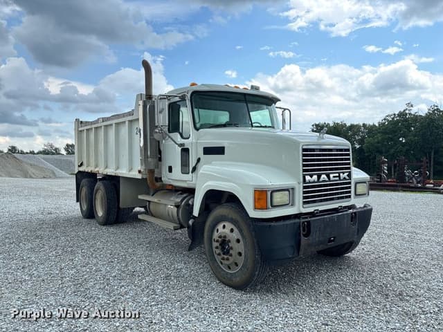 Image of Mack CH613 equipment image 2