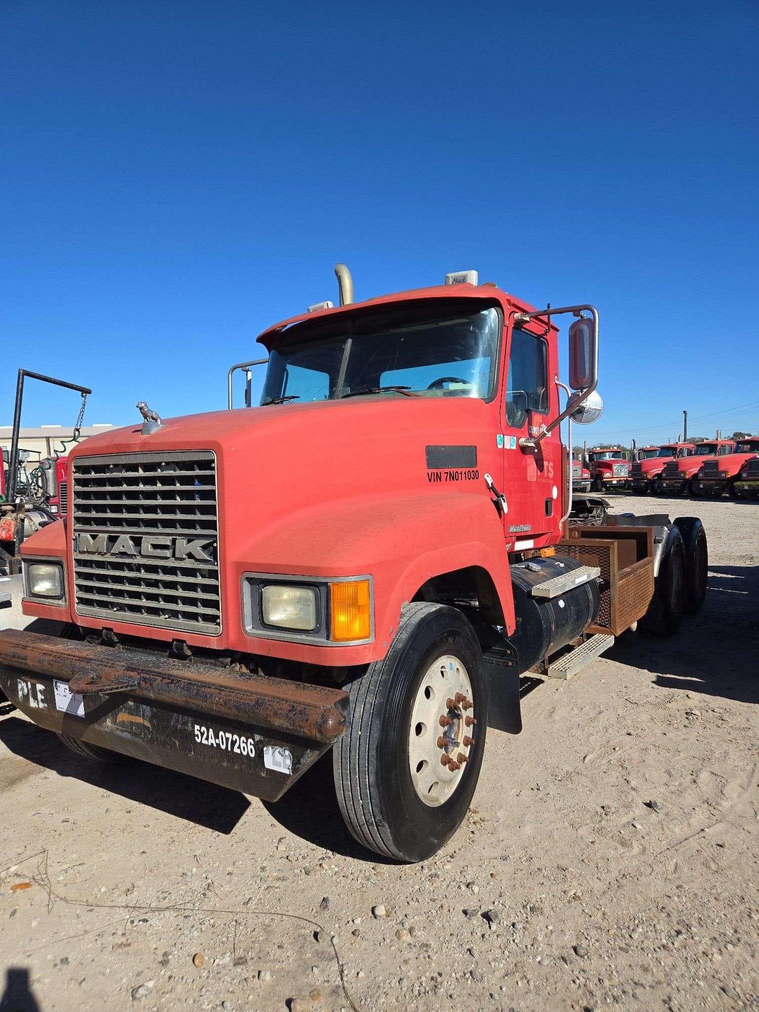 2007 Mack CHN613 Equipment Image0