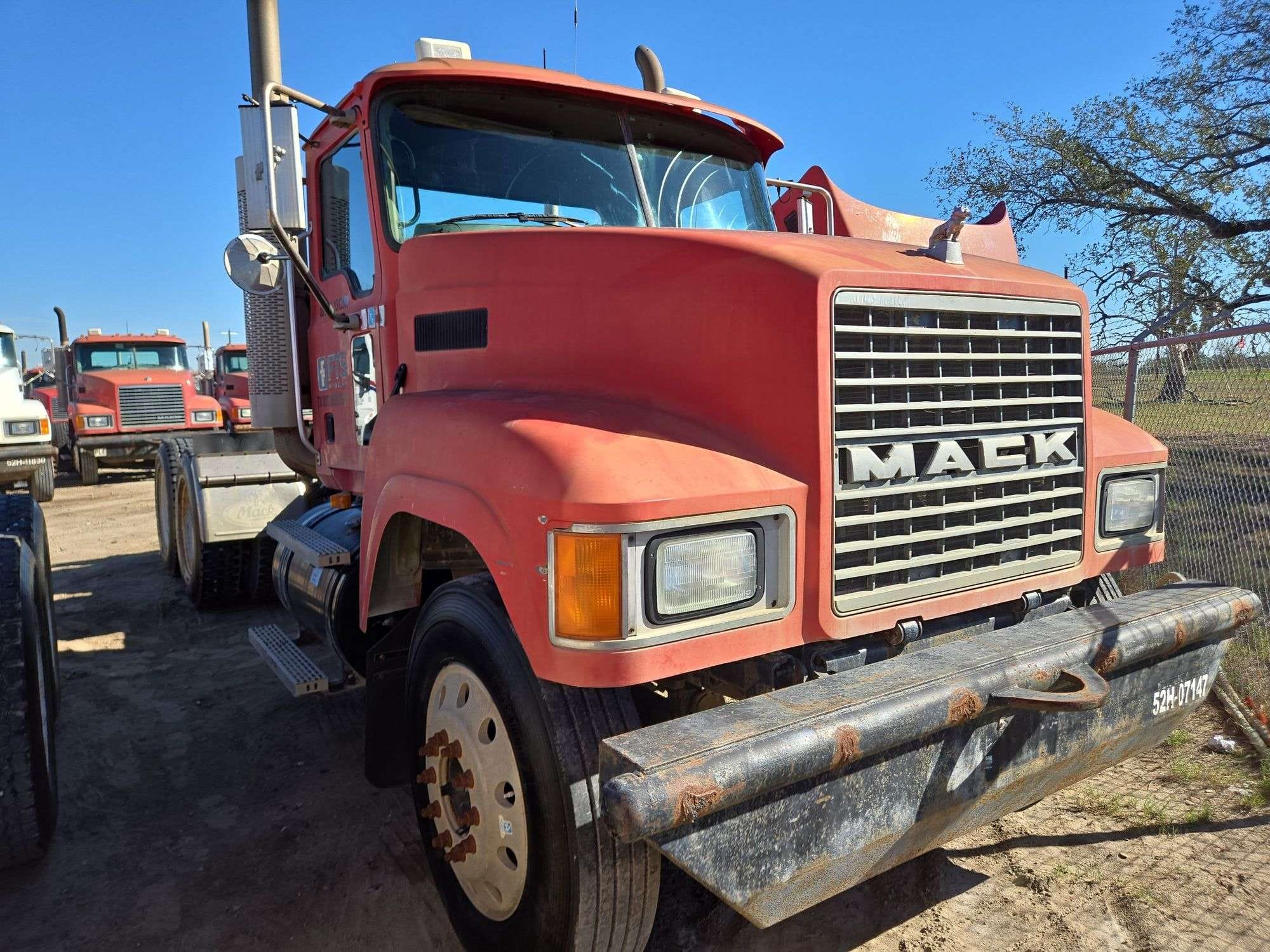 2007 Mack CHN613 Equipment Image0