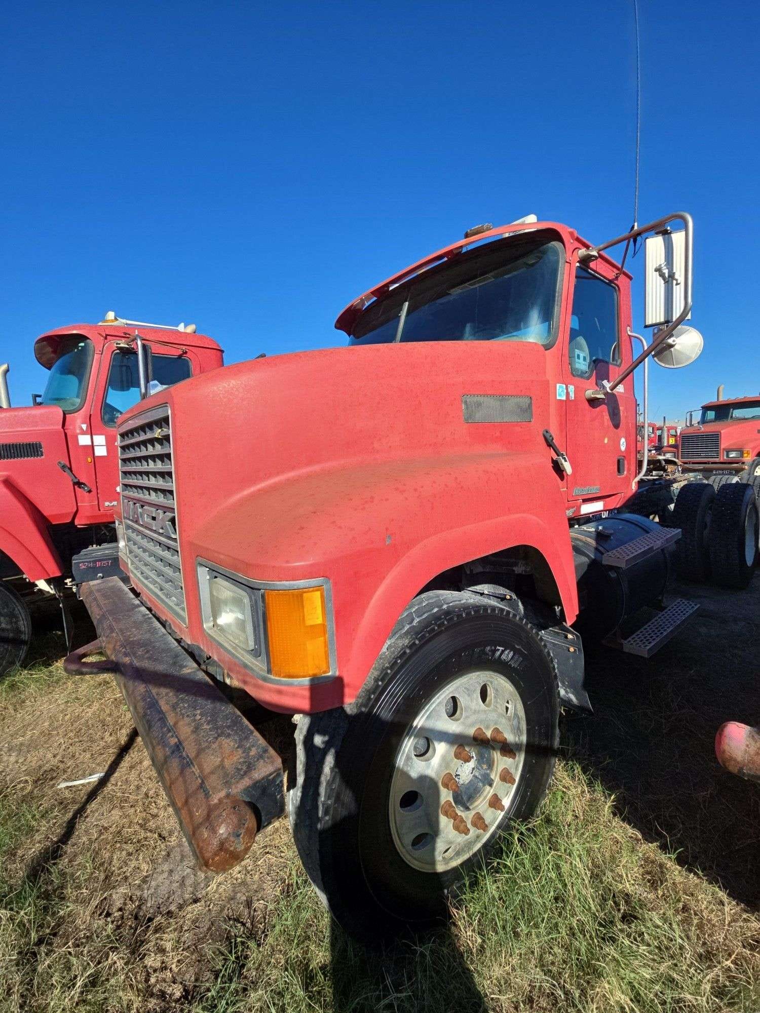 2007 Mack CHN613 Equipment Image0