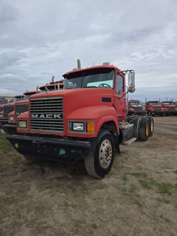 Main image Mack CHN613