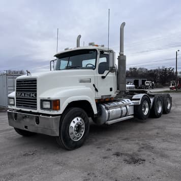 Main image Mack CHN613