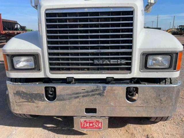 Image of Mack CHN613 equipment image 4