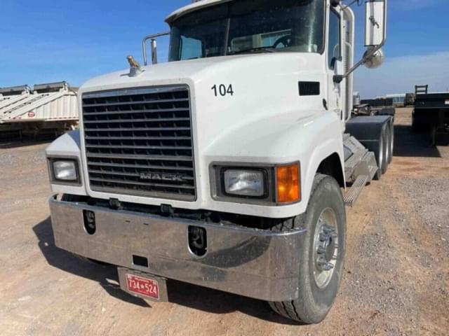 Image of Mack CHN613 equipment image 2