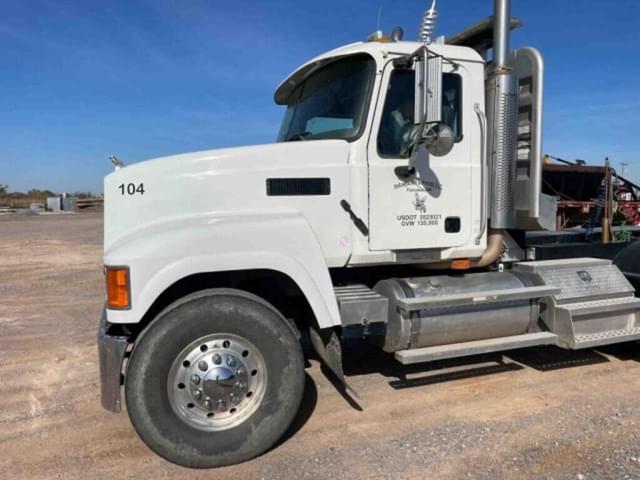 Image of Mack CHN613 equipment image 1